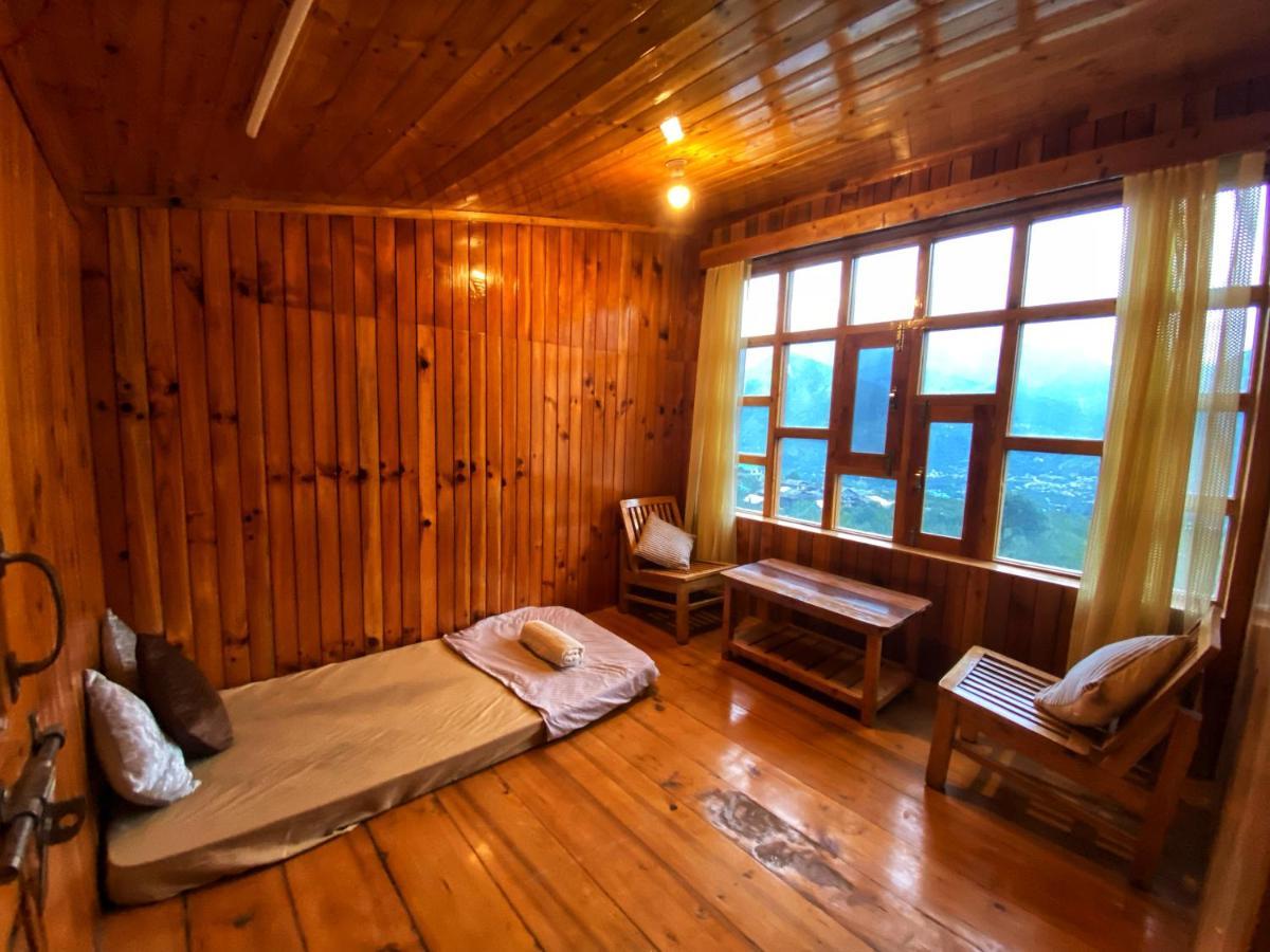 Pine Tower Inn Manāli Zewnętrze zdjęcie