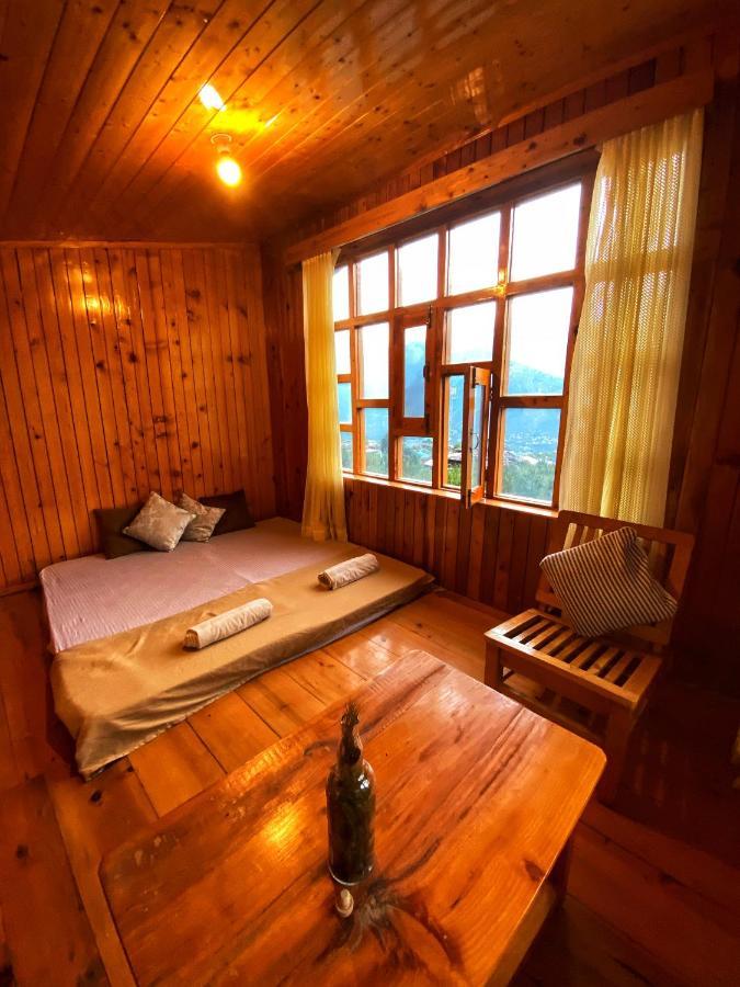 Pine Tower Inn Manāli Zewnętrze zdjęcie