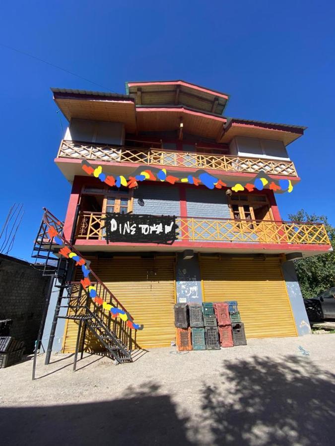 Pine Tower Inn Manāli Zewnętrze zdjęcie